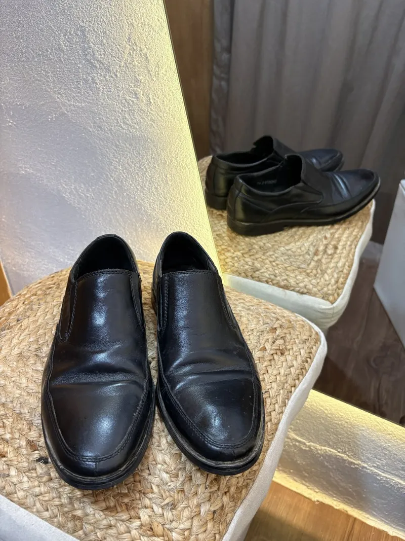 Calzado negro sin cordones (B)