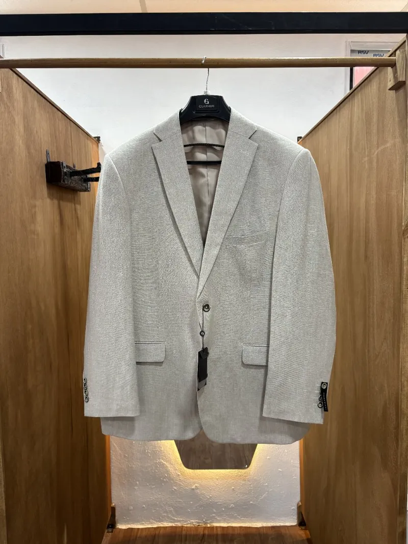 Saco beige liso (GUARNIERI)