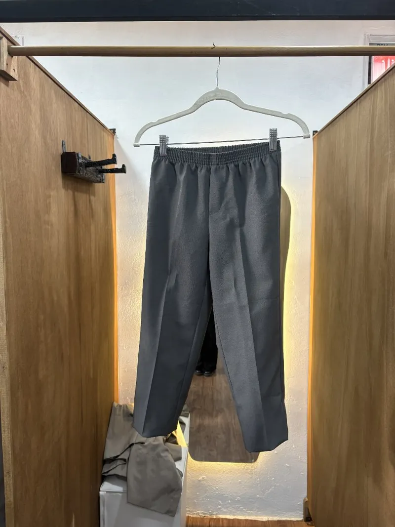 Pantalón de niño gris