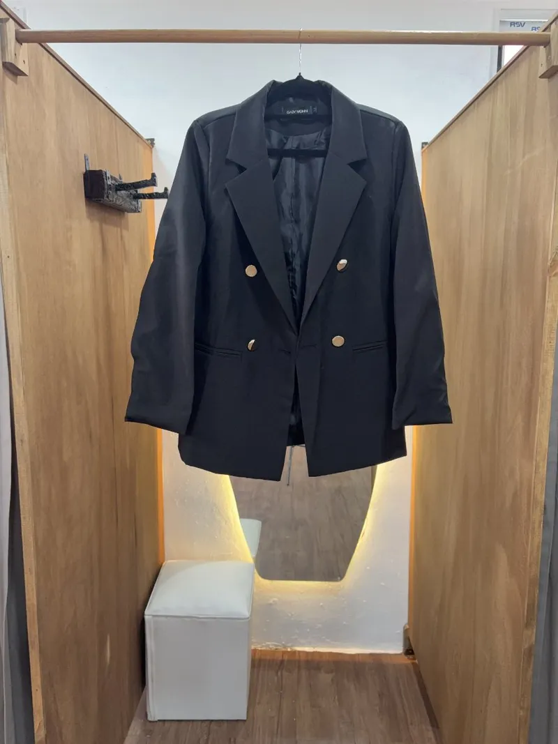 Blazer 4 botones dorados