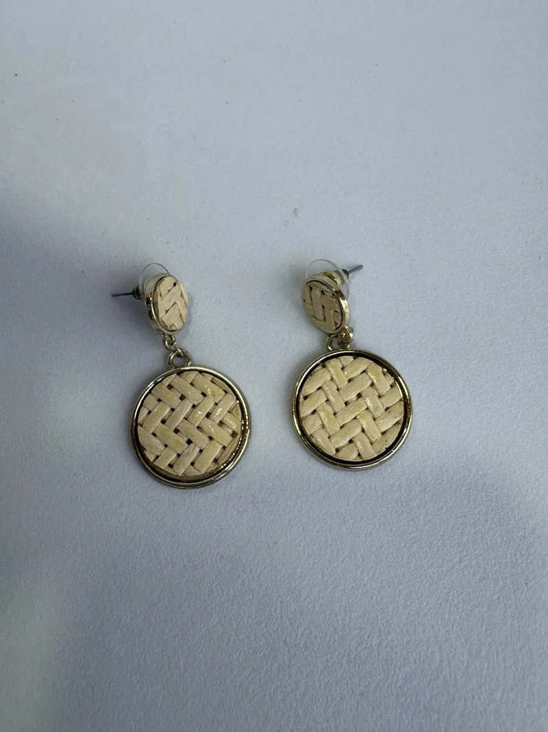 Caravanas doradas efecto madera beige