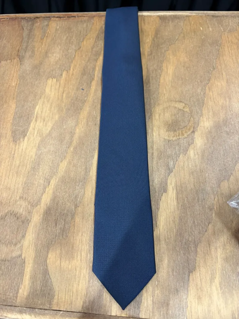 Corbata azul oscura