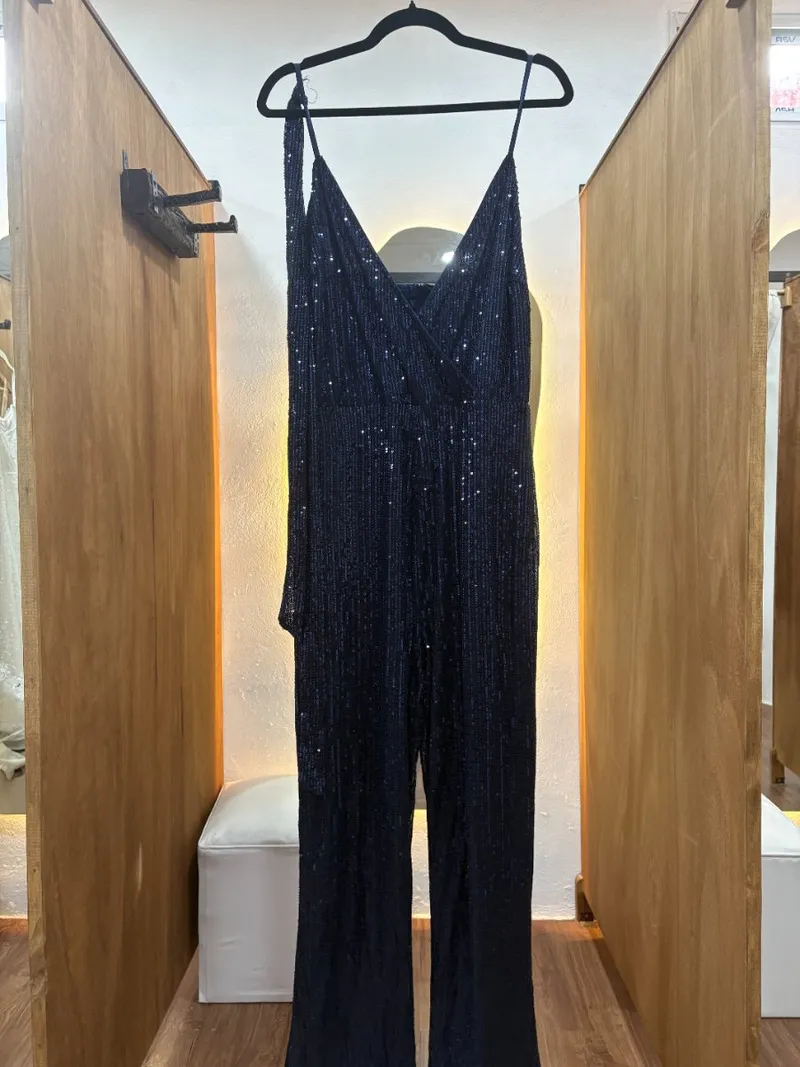 Mono negro con lentejuelas