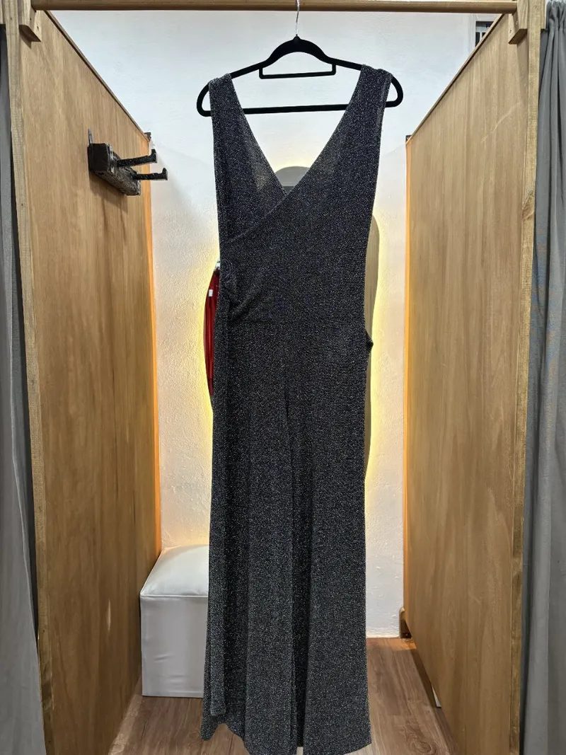 Mono con brillos y lazos gris