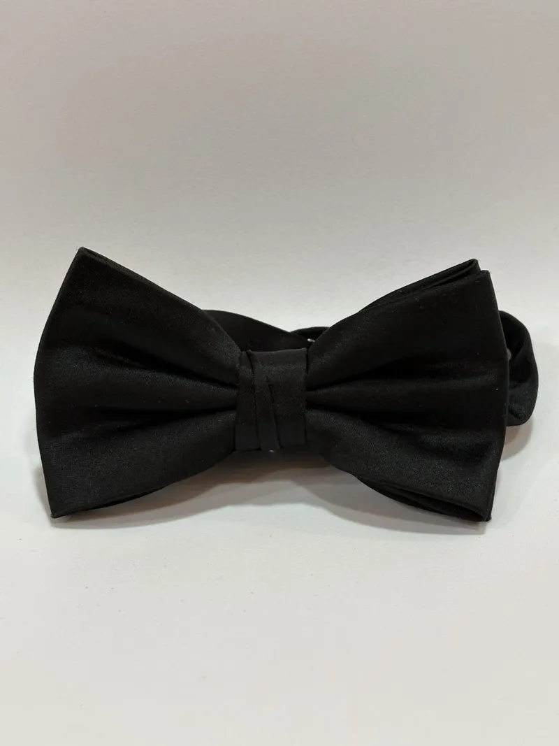 Moño negro liso