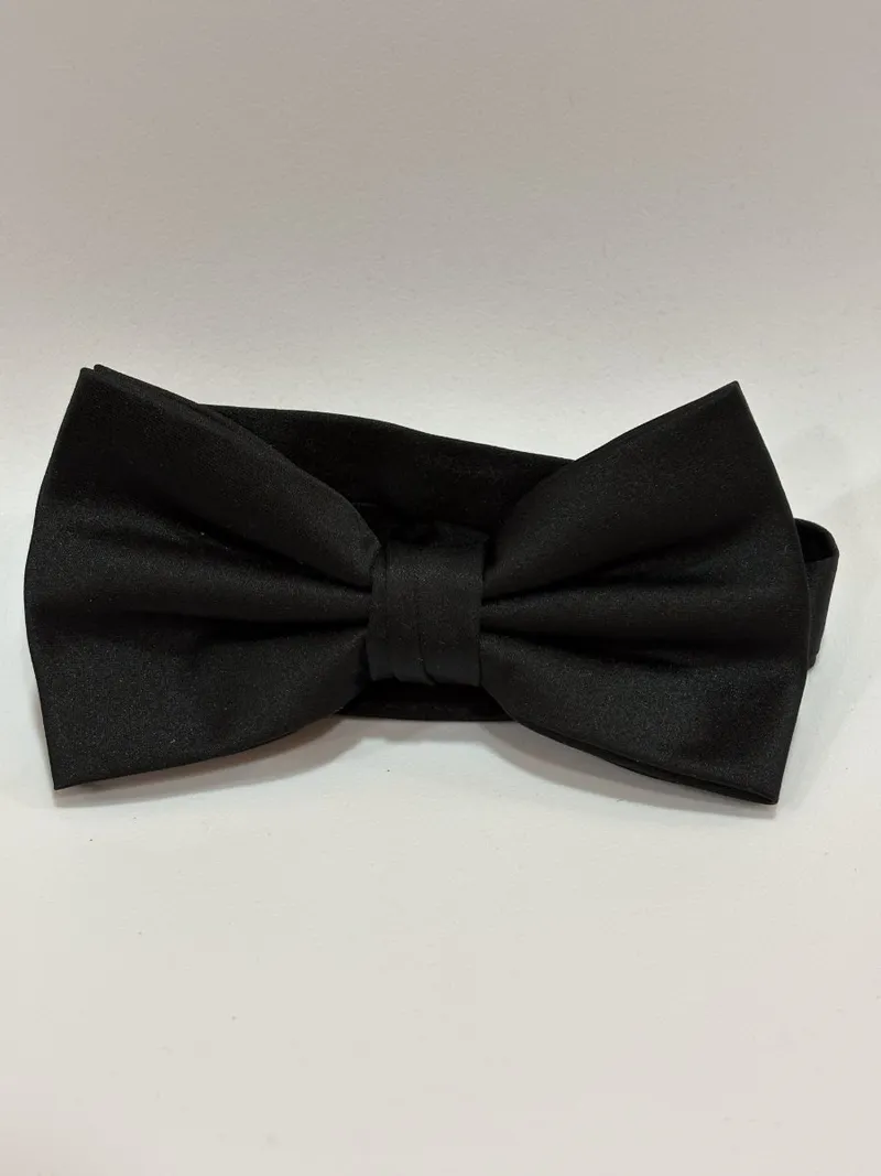 Moño negro liso