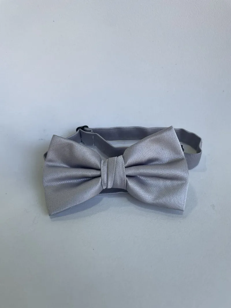 Moño gris liso
