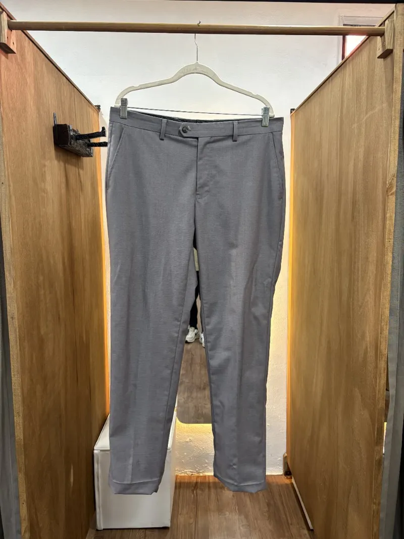 Pantalón gris liso (JEAN VERNIER)