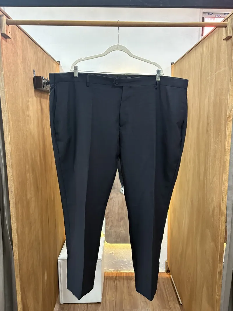 Pantalón azul oscuro brilloso