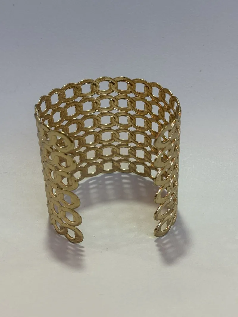 Brazalete dorado efecto cadena