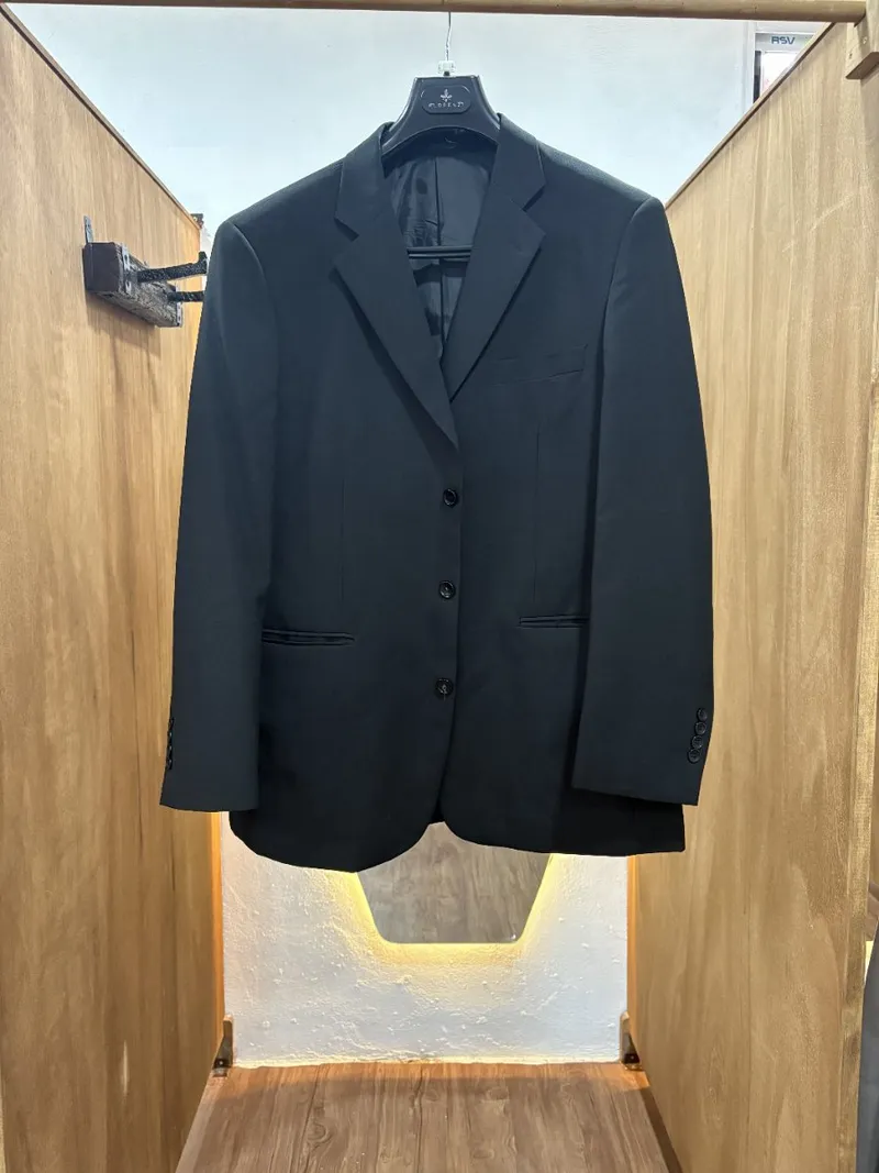 Saco negro liso tres botones (MODA DI MARCO)