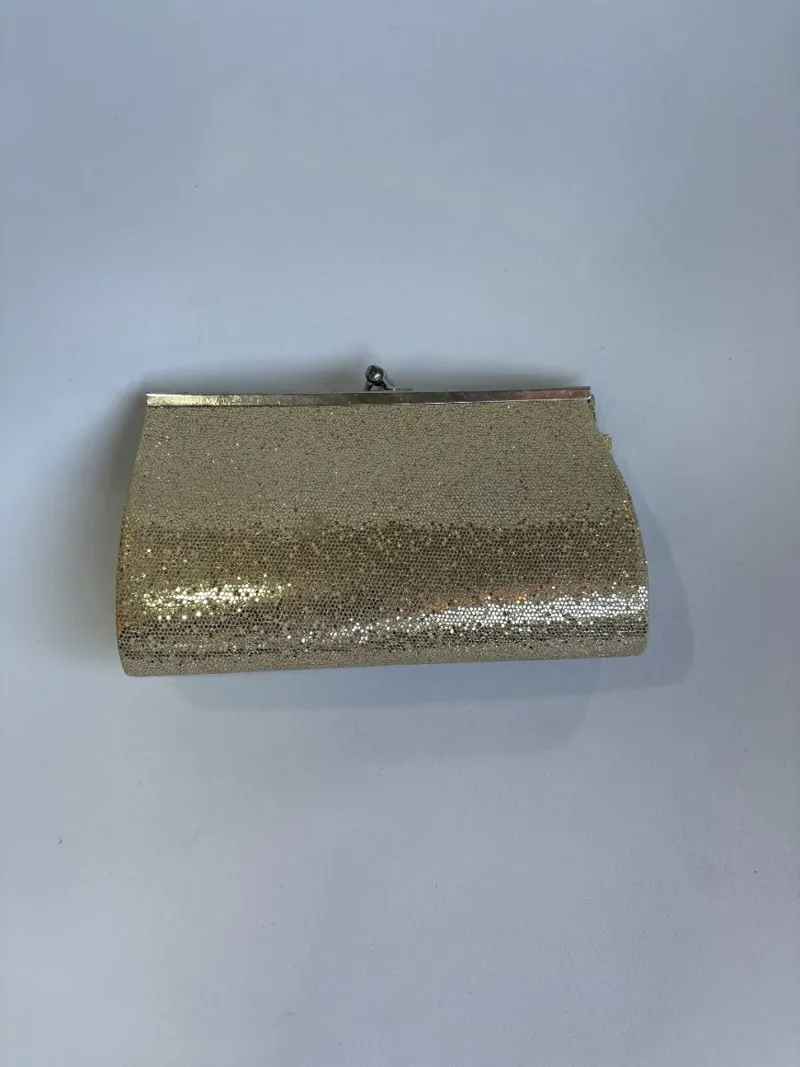 Sobre dorado con brillos