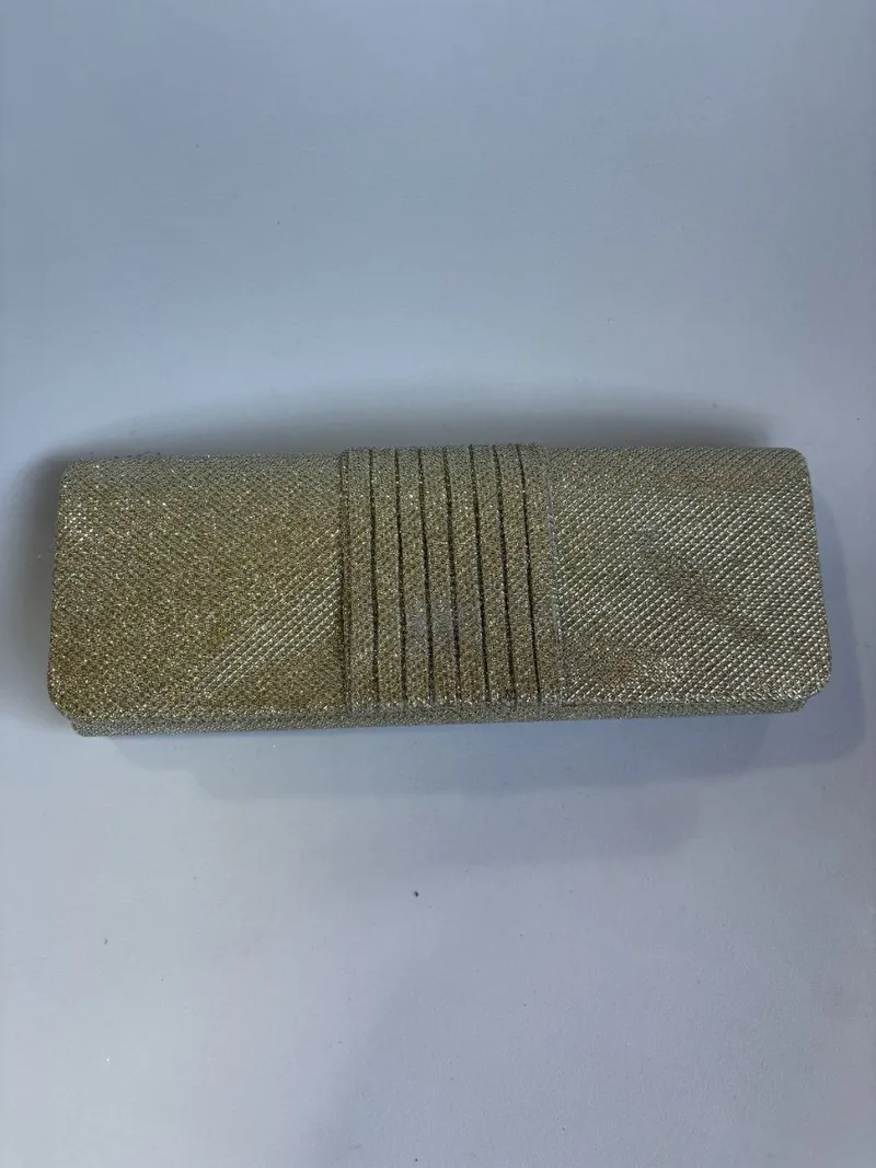 Sobre dorado con brillos