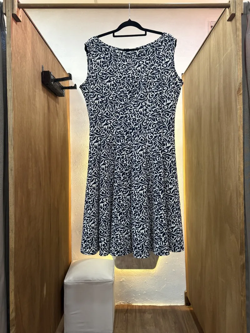 Vestido corto blanco y negro