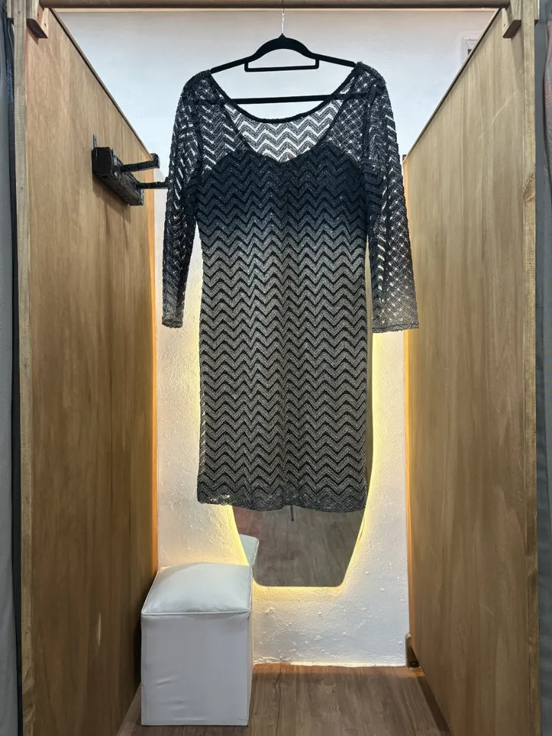 Vestido corto con mangas