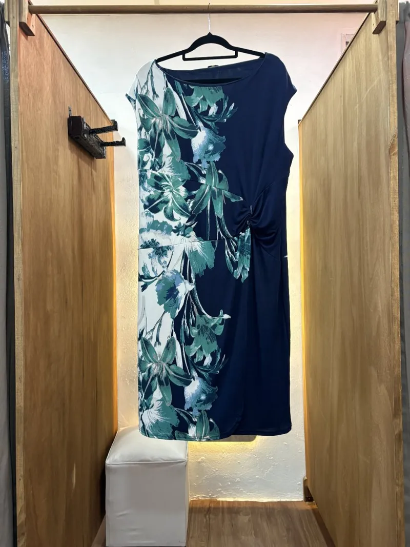 Vestido corto azul y blanco con estampado