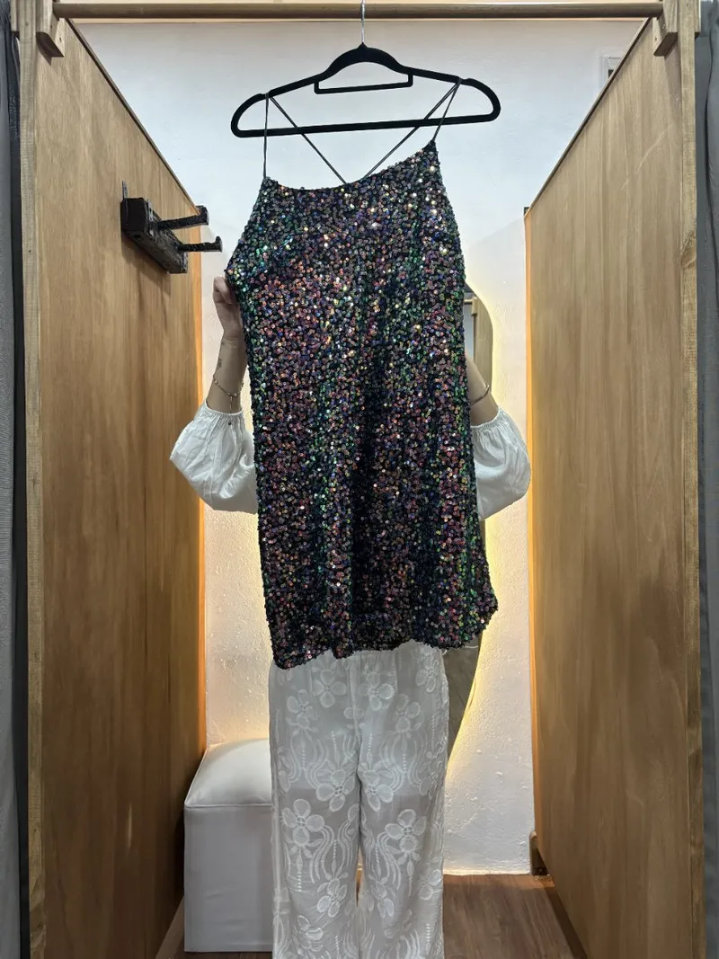 Vestido de lentejuelas espalda cruzada