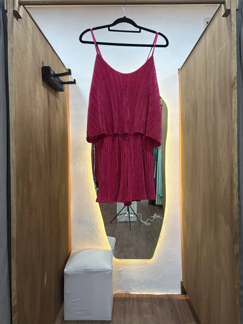 Vestido corto rosa brilloso