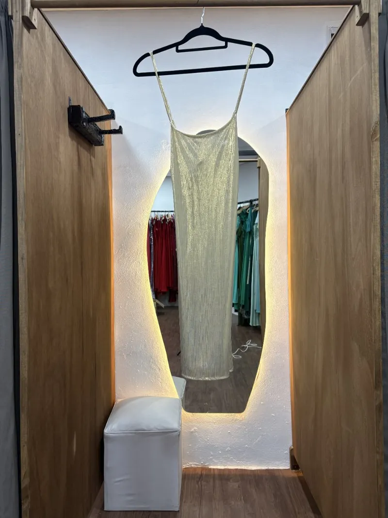 Vestido dorado recto