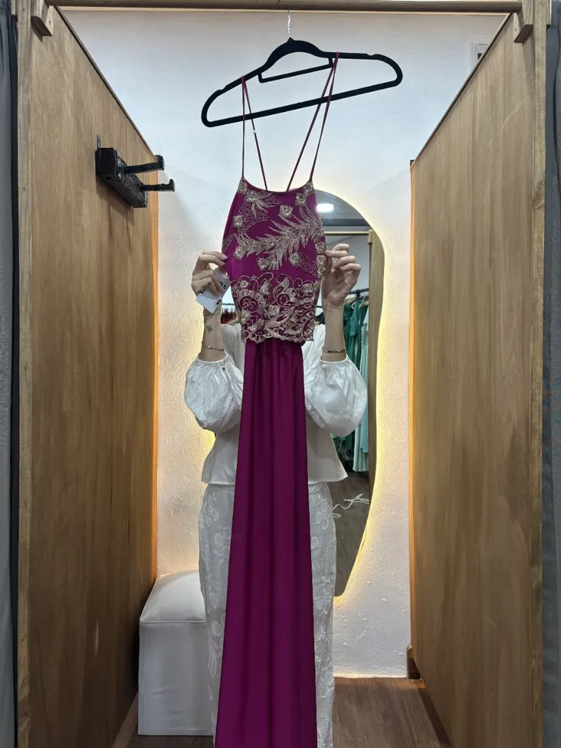 Vestido fucsia de licra