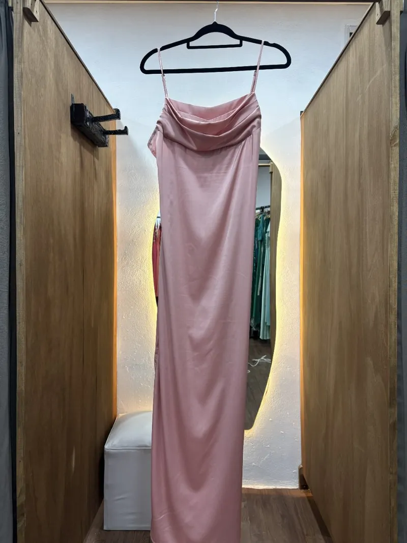 Vestido rosa de seda
