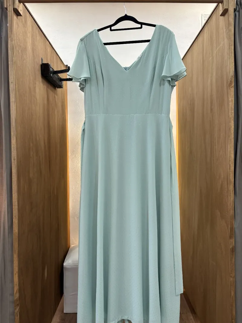 Vestido largo verde con mangas