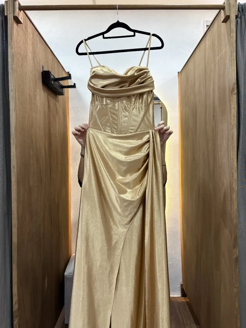 Vestido largo marrón con corset