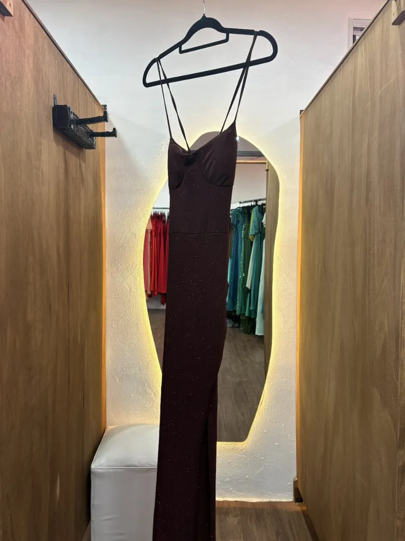 Vestido bordo con encaje