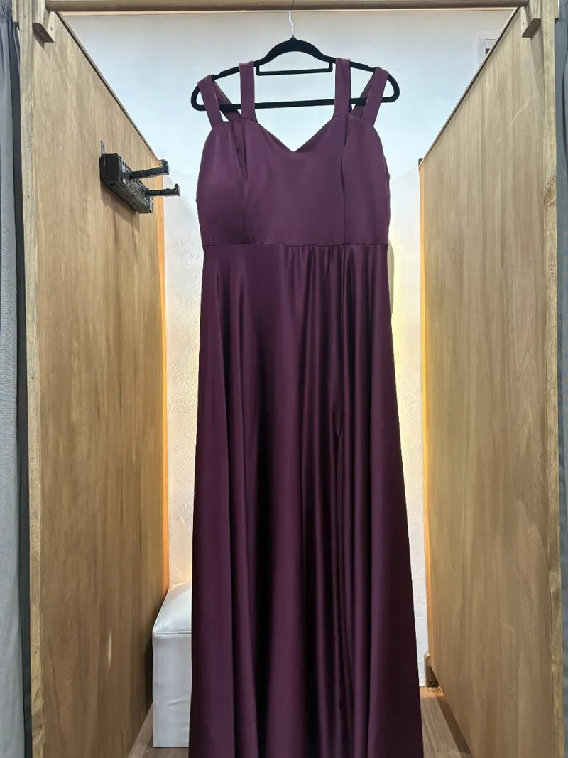 Vestido color vino 4 tiras en espalda