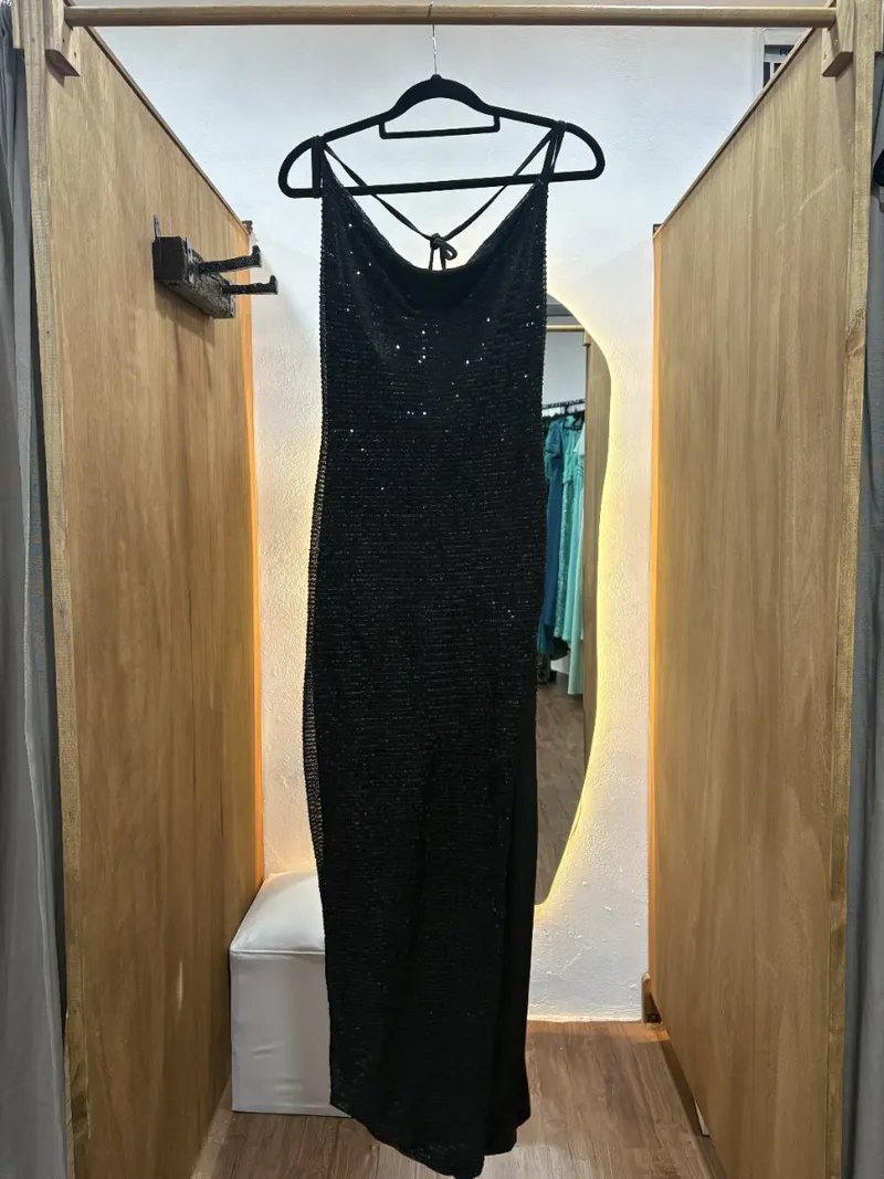 Vestido negro con lentejuelas