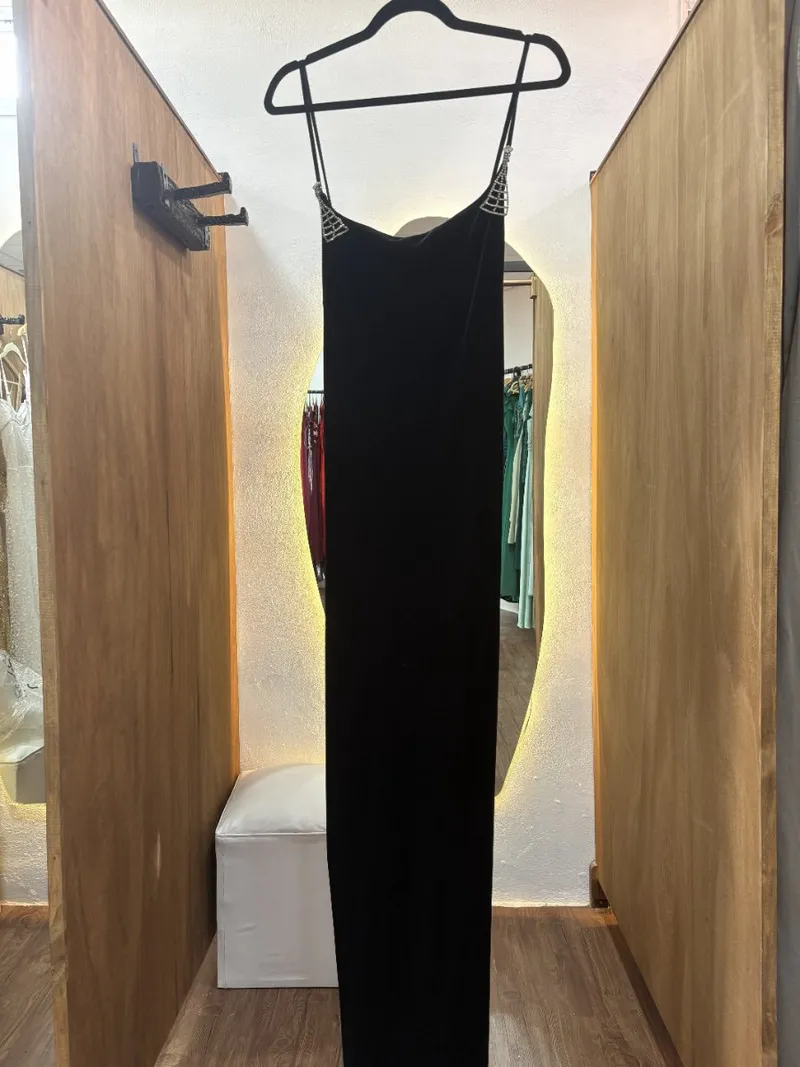 Vestido negro plush