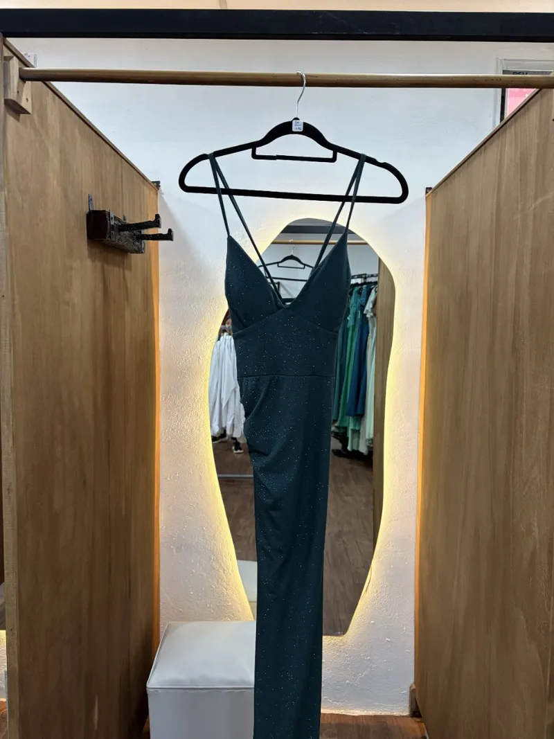 Vestido largo verde con brillos