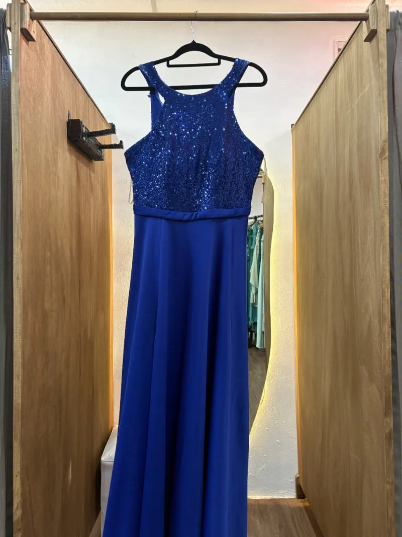 Vestido azul con lentejuelas en pecho falda de seda