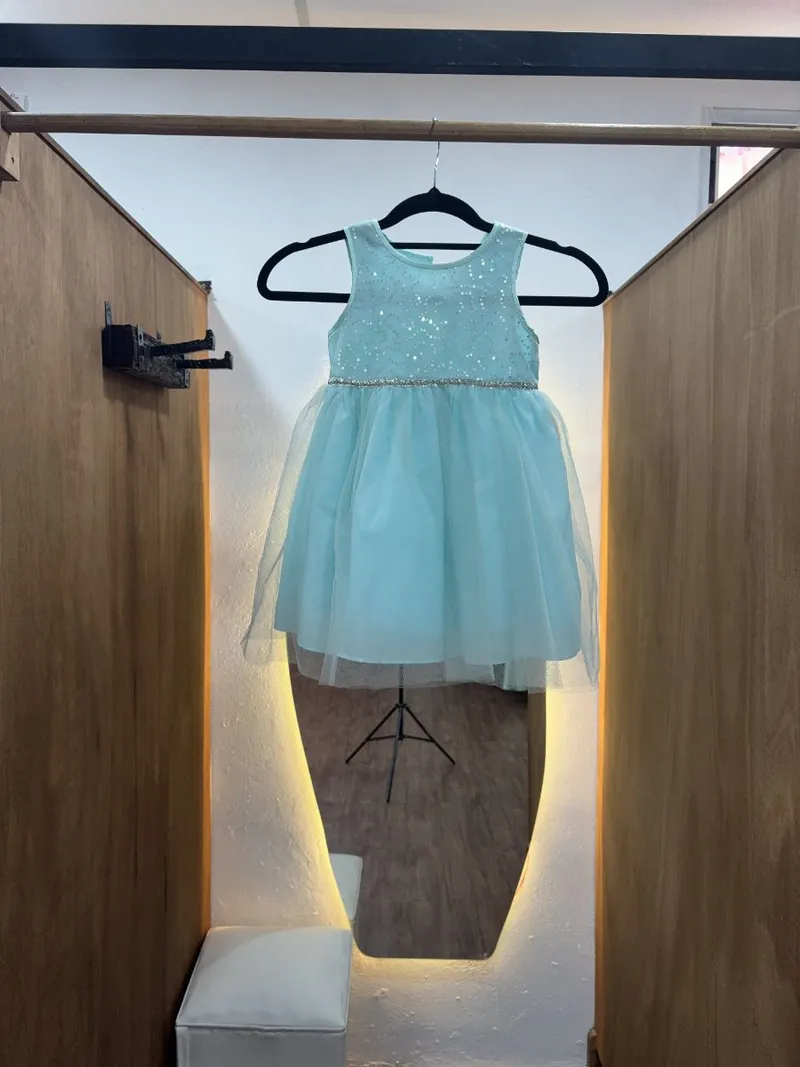 Vestido de niña celeste con tul