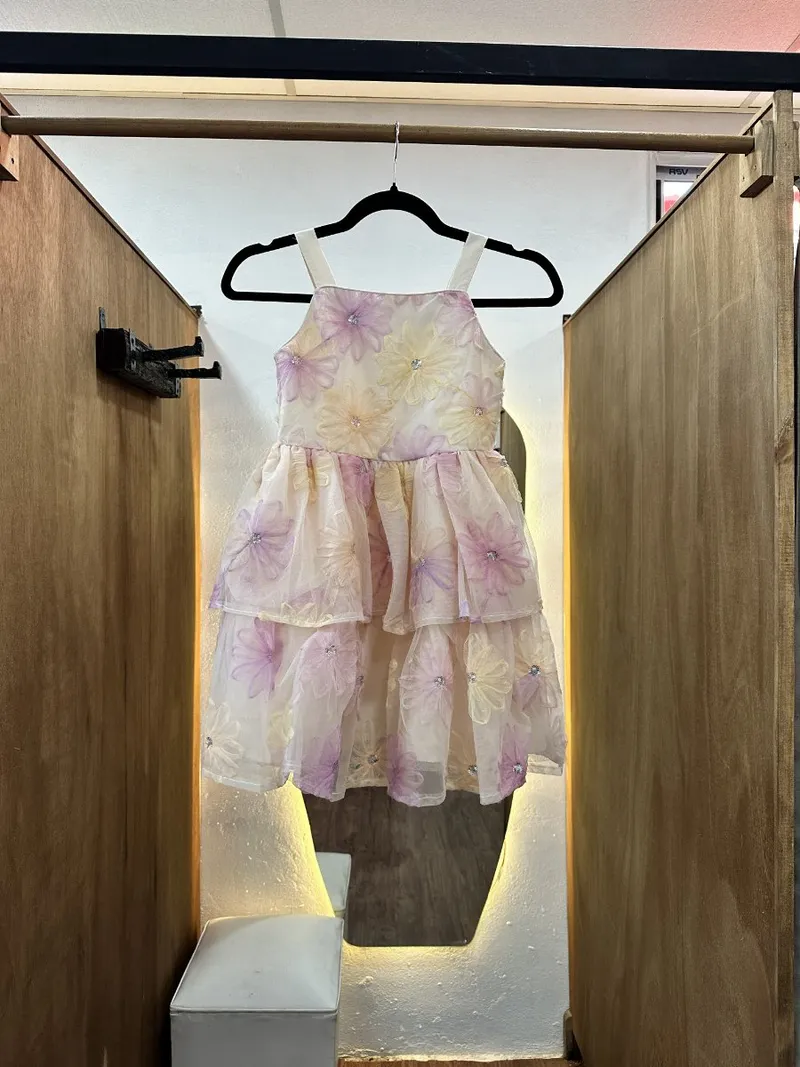 Vestido de niña con flores