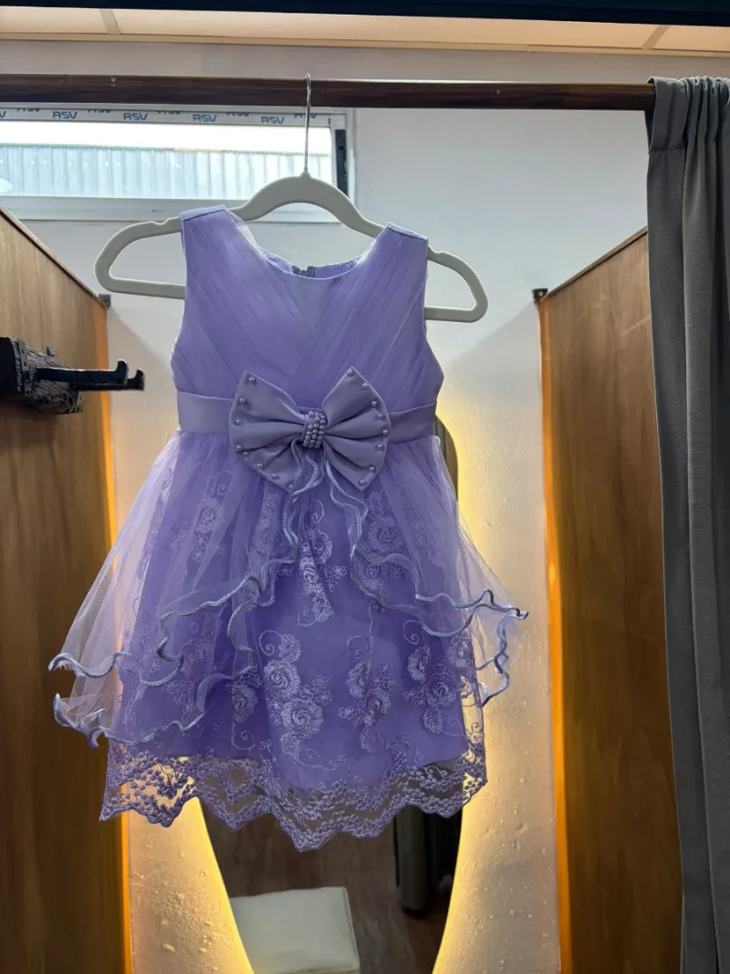Vestido de niña lila