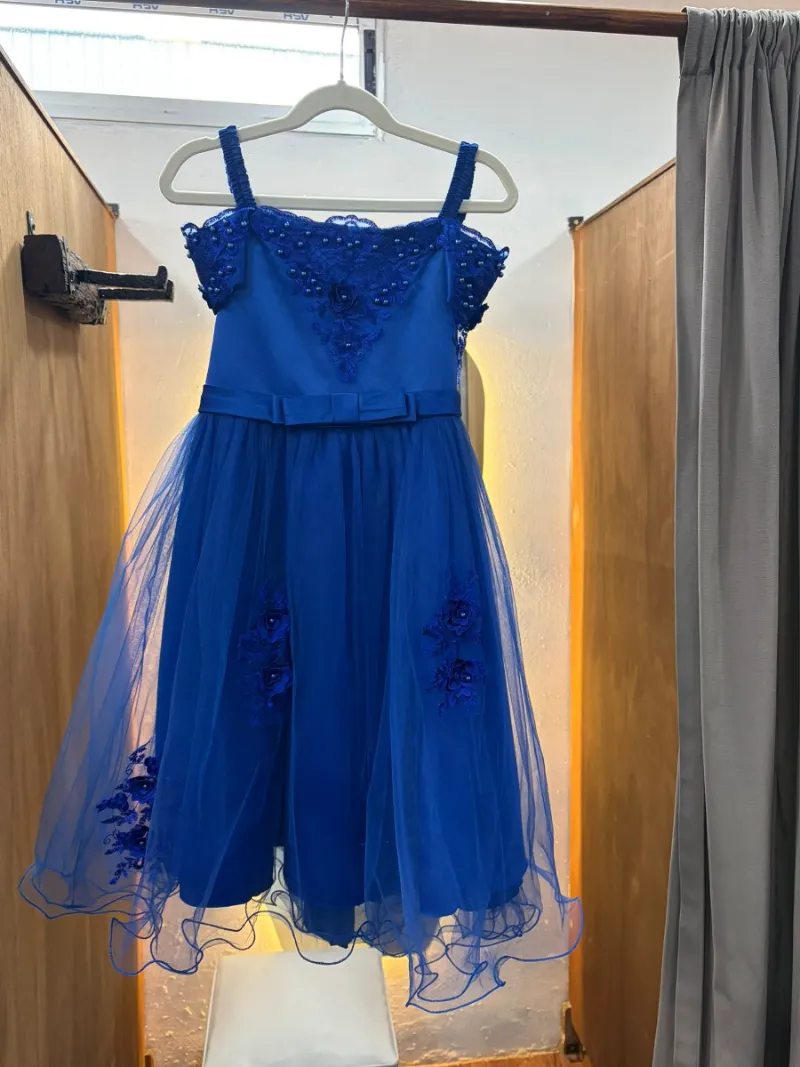 Vestido de niña azul