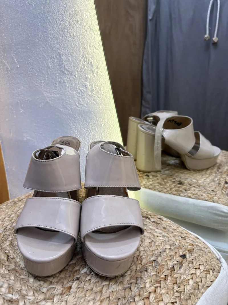 Zapato color crudo