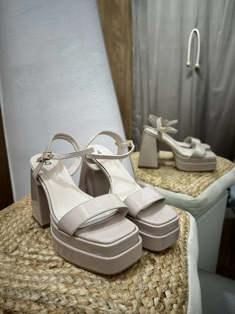 Zapatos beige