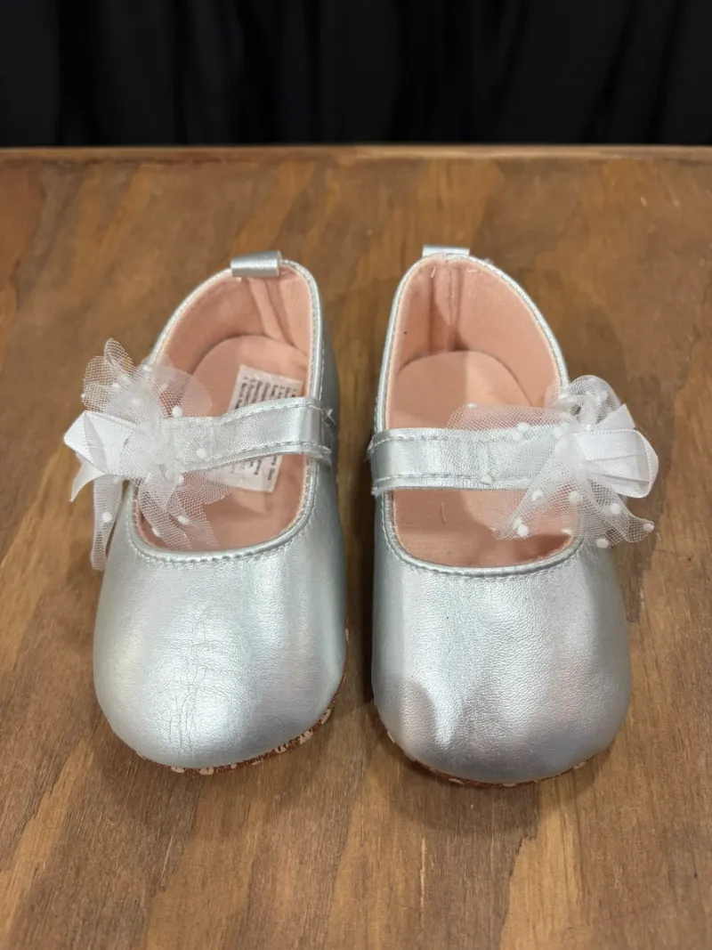 Zapatos de niña plateados